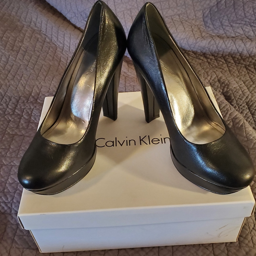 Calvin Klein Carley Shiny O'Nappa Pumps